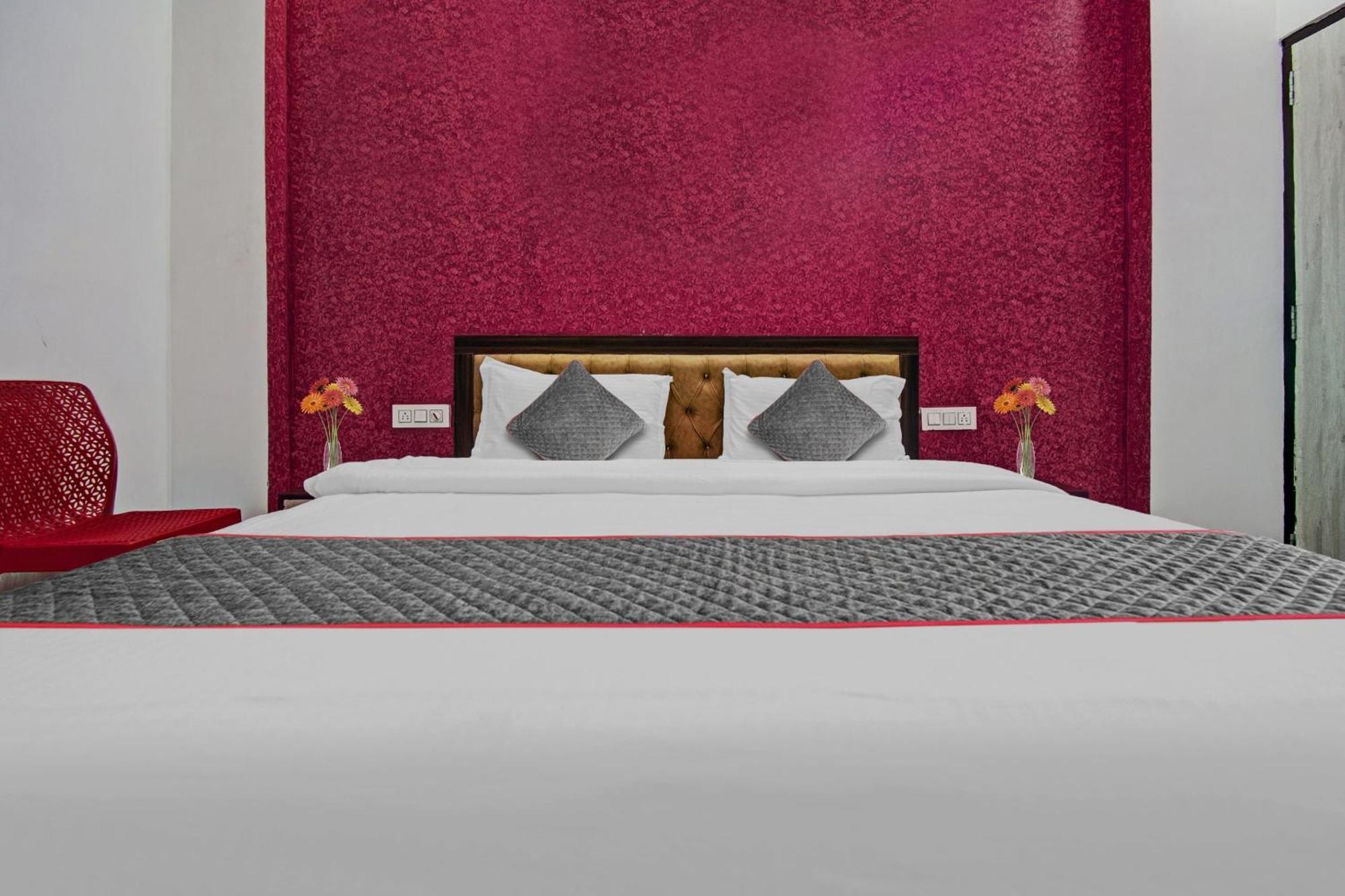 Townhouse The Lotus 4*